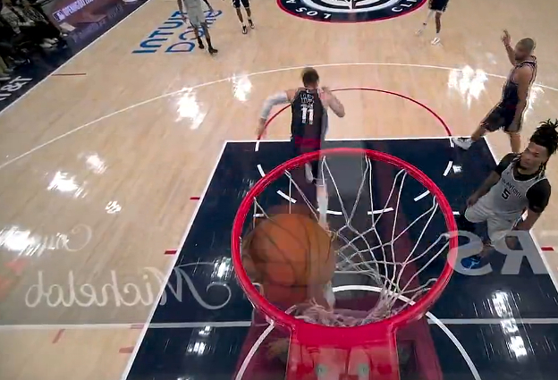 加兰超远三分助快船首节领先马刺