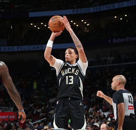 字母哥复出狂砍31+14+8 雄鹿四杀步行者终结四连败