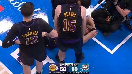 湖人惨败雷霆核心东契奇重伤季后赛前景堪忧