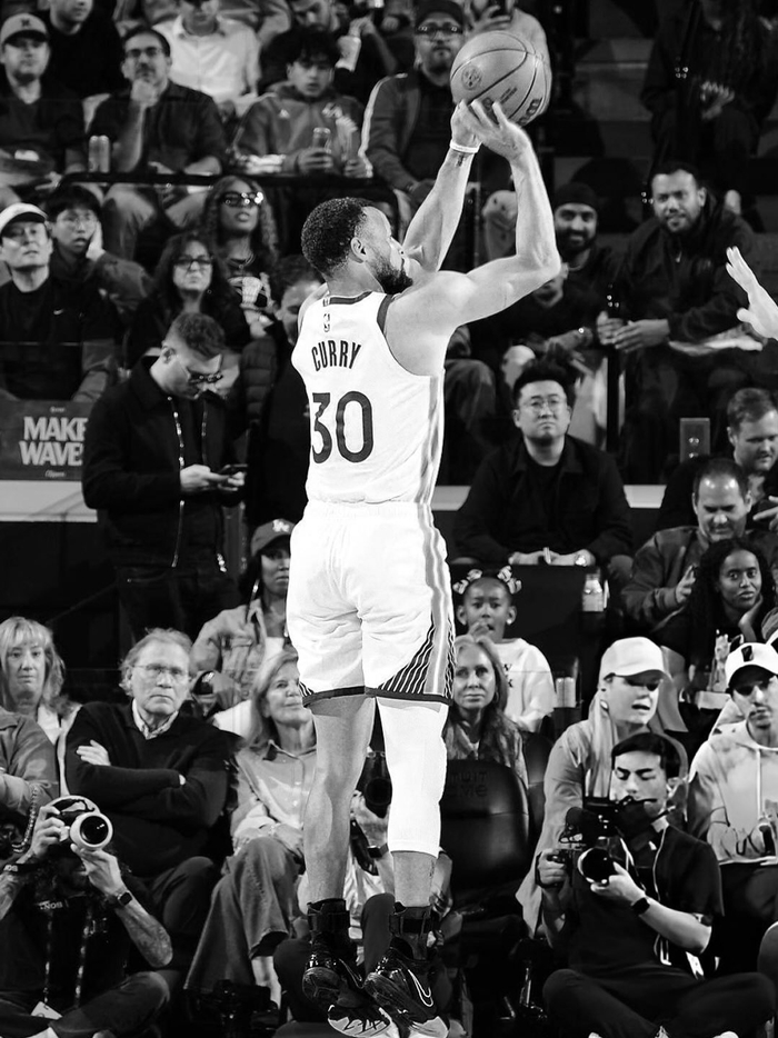 库里末节爆发率队逆转快船 2025-26赛季首胜