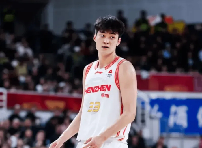 王浩然砍33+5助攻助深圳力克山西 持球突破引热议